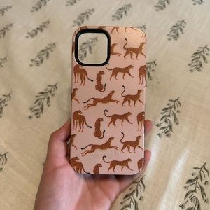 Casely iphone 12 pink leopard case